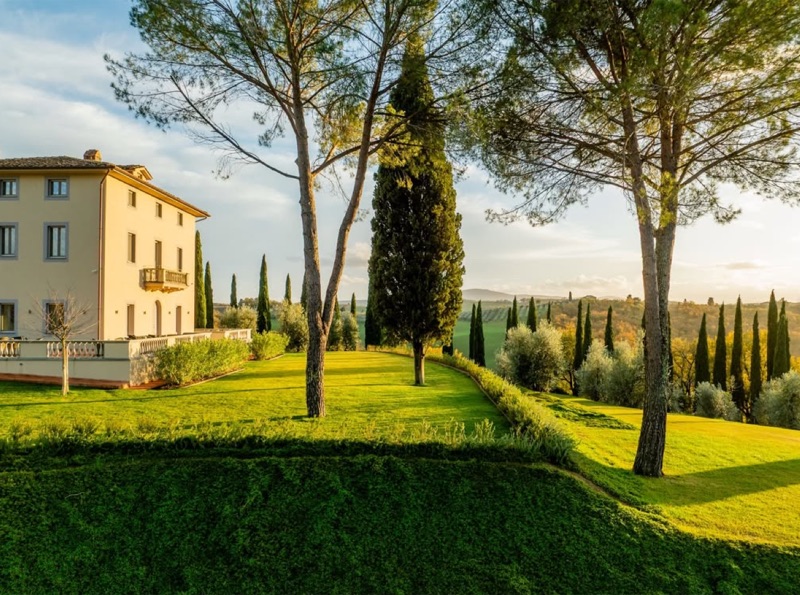 One Belvedere garden